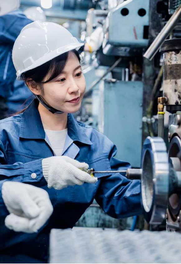 人々の生活と街を支える縁の下の力持ちバス整備士のやりがい